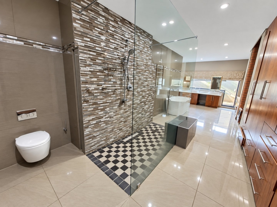 5 Bedroom Property for Sale in Waverley Free State